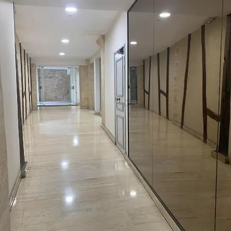Privees - Seine & Louvre In The Connected Heart Of Homestay