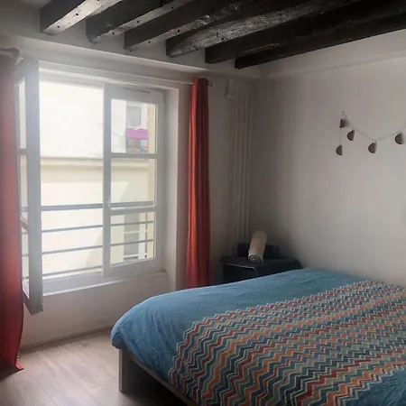 Privees - Seine & Louvre In The Connected Heart Of Homestay Paris